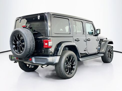 Used 2021 Jeep Wrangler Sahara image 9