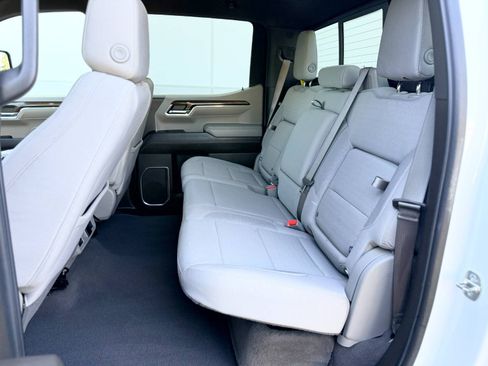 Used 2024 Chevrolet Silverado 1500 LT w/ Convenience Package II AWD/4WD image 32