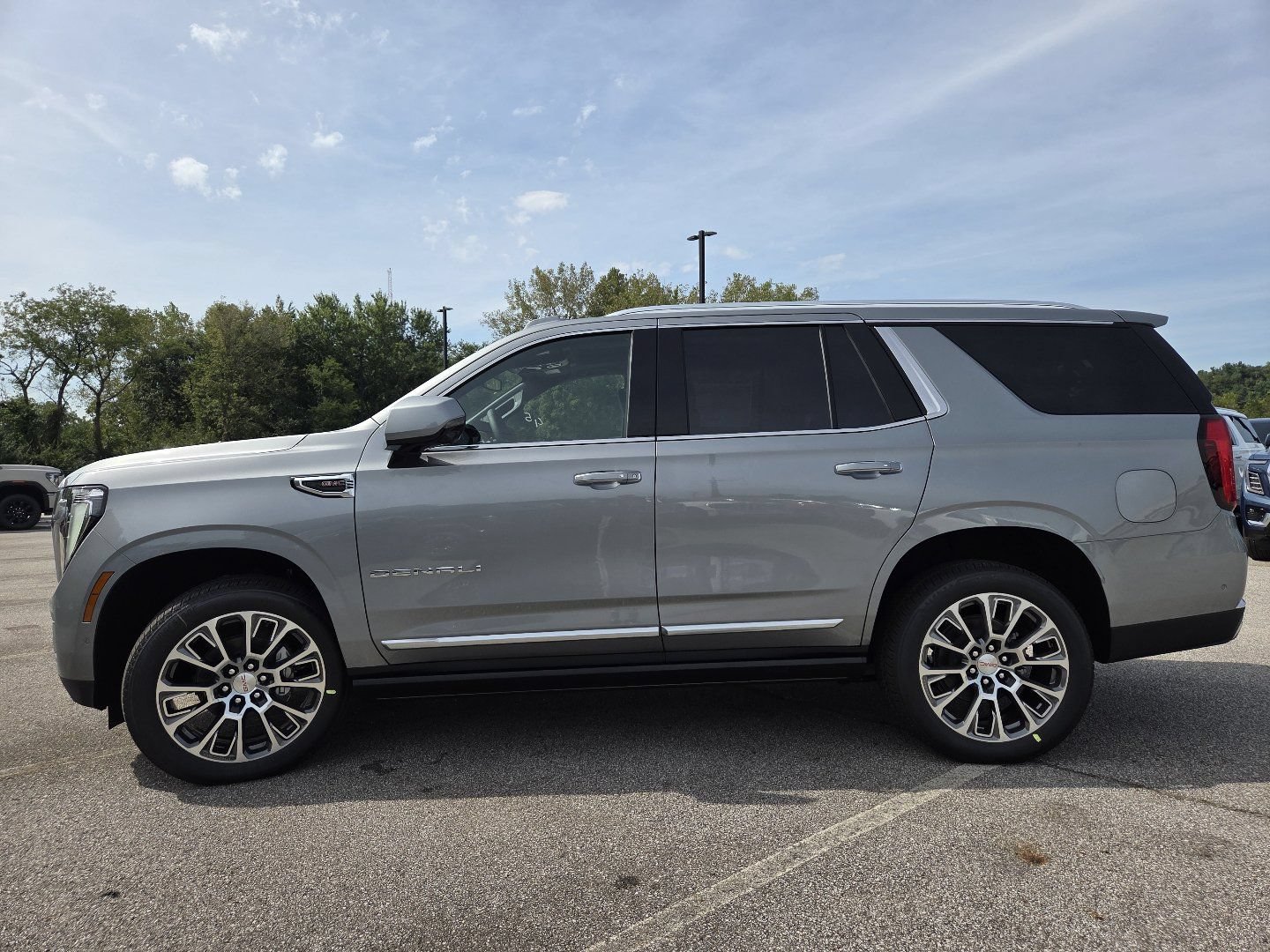 New 2026 GMC Yukon Denali w/ Sun & Power Step Package AWD/4WD image 17