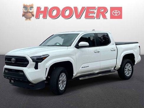 Used 2025 Toyota Tacoma SR5 AWD/4WD image 8
