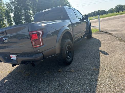 Used 2018 Ford F150 Raptor w/ Equipment Group 802A Luxury AWD/4WD image 4