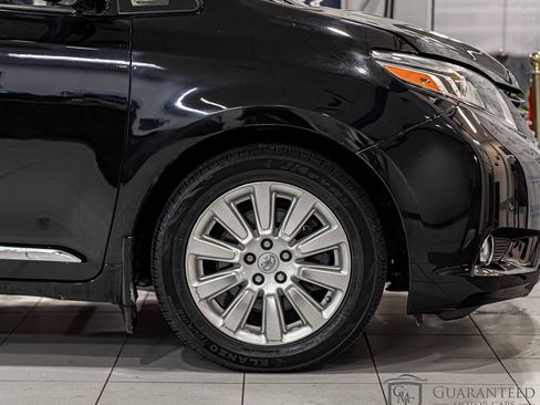 Used 2016 Toyota Sienna Limited Premium w/ Protection Package image 11