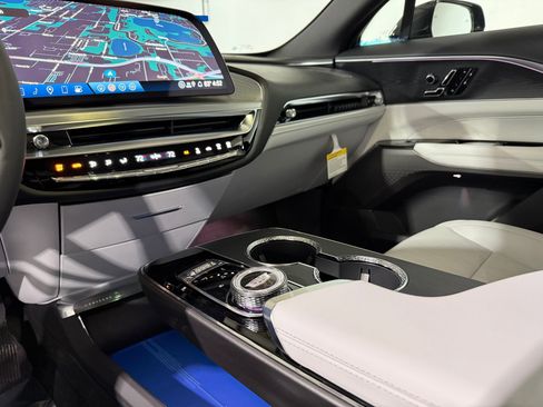 New 2026 Cadillac Lyriq Sport image 28