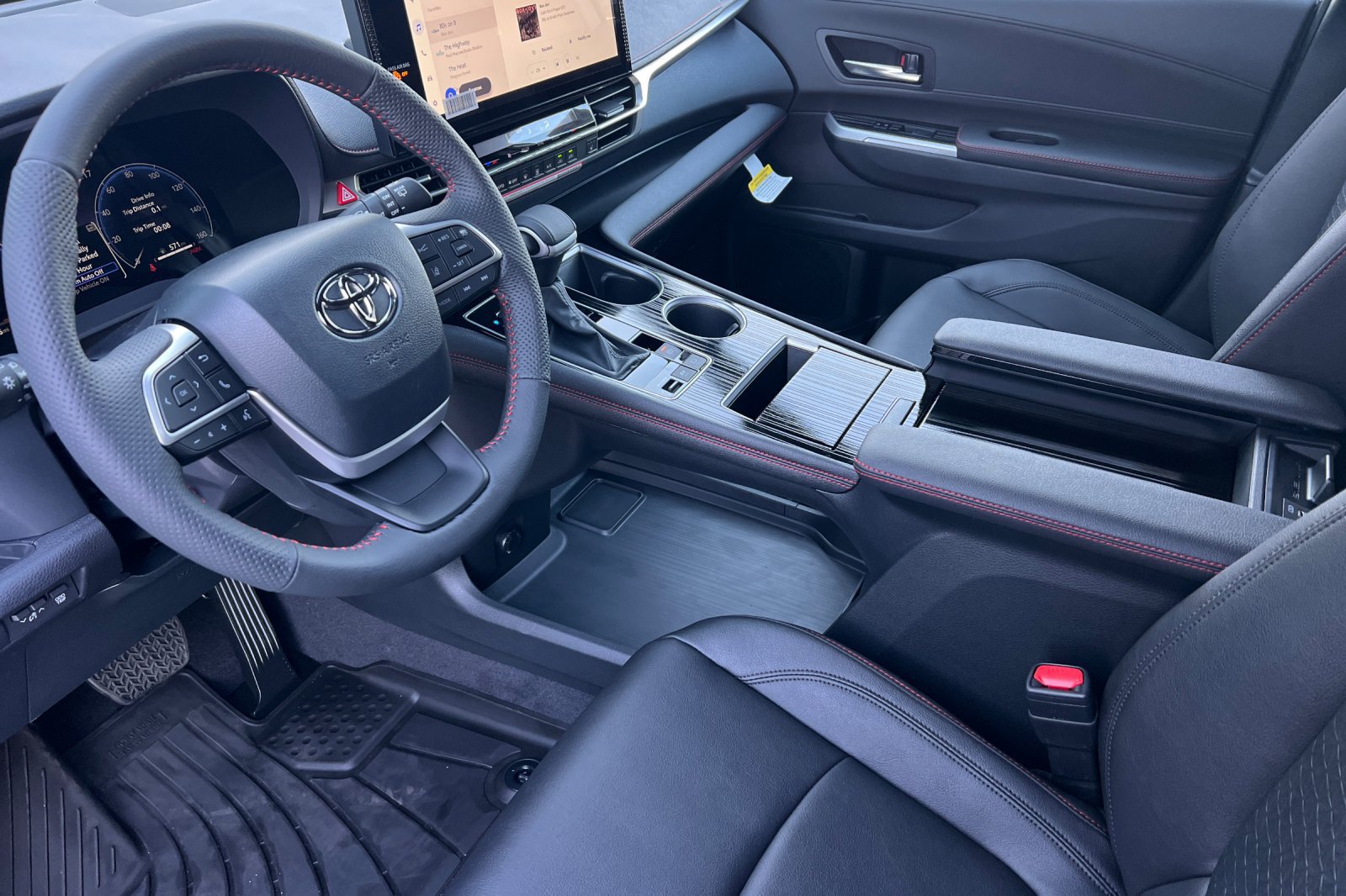 Certified 2026 Toyota Sienna XSE FWD image 9