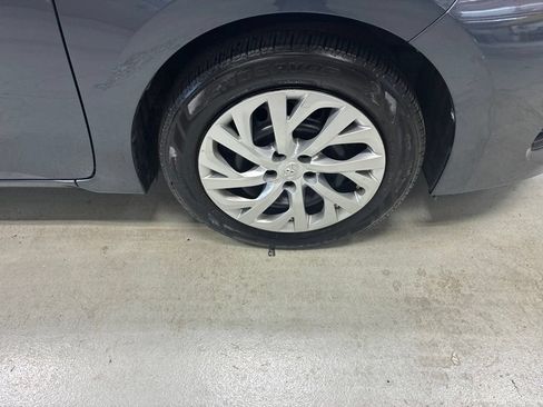 Used 2019 Toyota Corolla LE FWD image 4