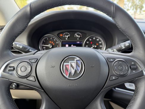 Used 2020 Buick Enclave Essence w/ Sound and Sites Package image 31