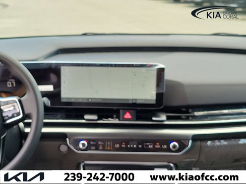 New 2026 Kia Carnival LX FWD image 19