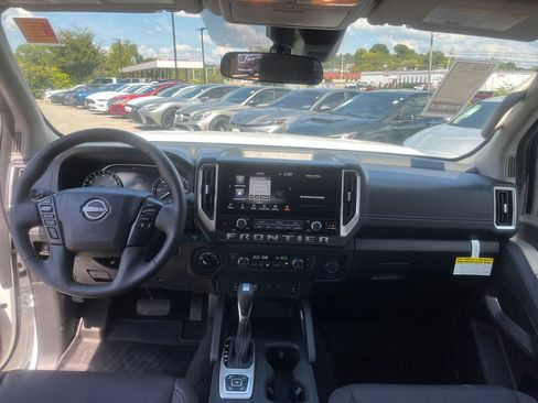 Certified 2026 Nissan Frontier SV w/ All-Weather Content Package AWD/4WD image 23