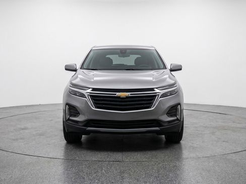 Used 2025 Chevrolet Equinox LT FWD image 2