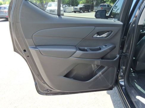Certified 2021 Chevrolet Traverse LT FWD image 17