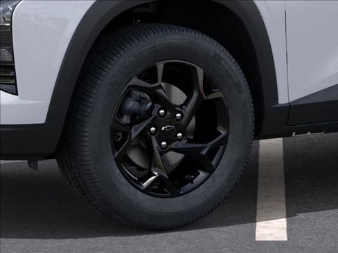 New 2026 Chevrolet Trax LT w/ Driver Confidence Package FWD image 9