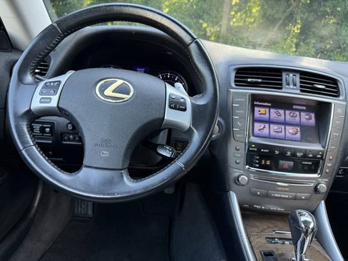 Used 2013 Lexus IS 250C w/ Luxury Pkg RWD image 24