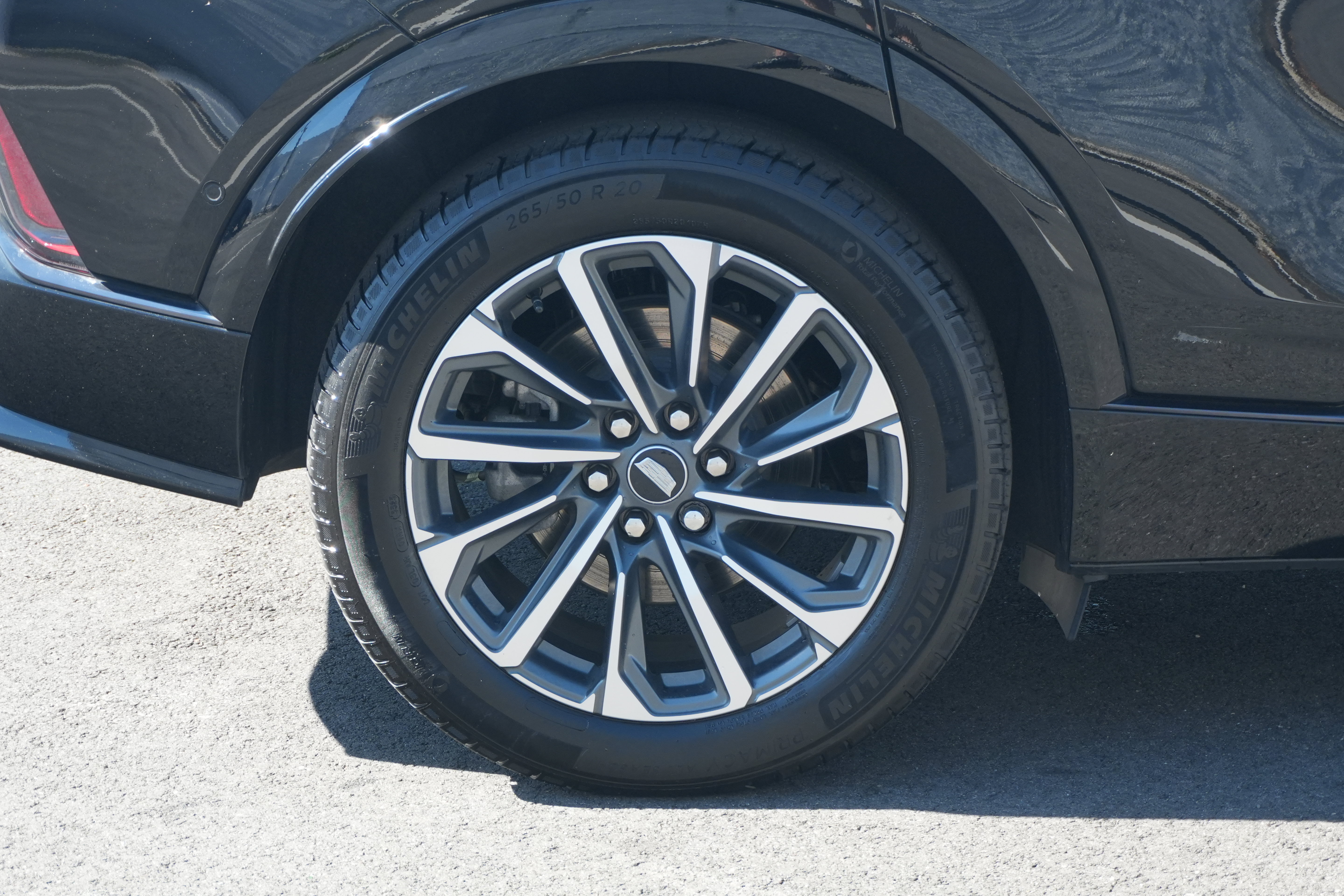 Used 2024 Cadillac Lyriq Sport AWD/4WD image 11