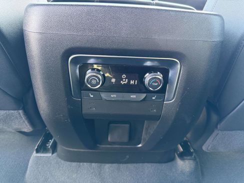 Certified 2025 Chevrolet Suburban Premier AWD/4WD image 18