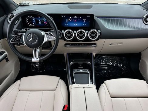 Certified 2025 Mercedes-Benz GLA 250 image 3