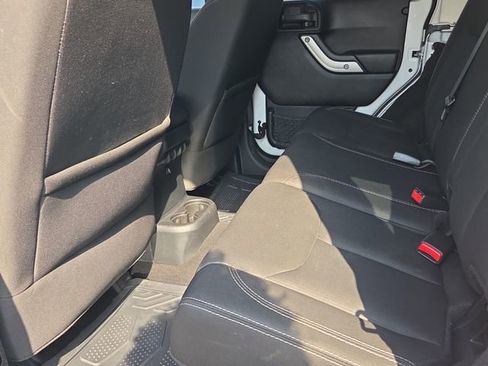 Used 2016 Jeep Wrangler Unlimited Sahara w/ Max Tow Package image 8