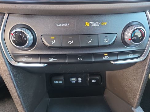 Used 2019 Hyundai Santa Fe SE image 27