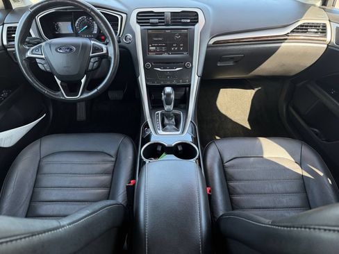 Used 2015 Ford Fusion SE w/ Equipment Group 202A FWD image 15