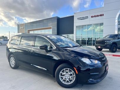 New 2026 Chrysler Voyager LX