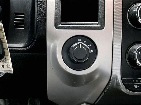 Used 2017 Ford Expedition XLT image 16