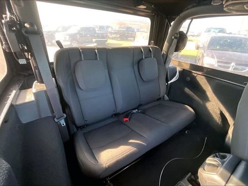 Used 2021 Jeep Wrangler Willys image 24