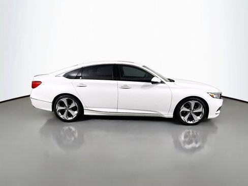 Used 2019 Honda Accord Touring image 4