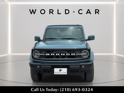 Used 2022 Ford Bronco Outer Banks AWD/4WD image 2
