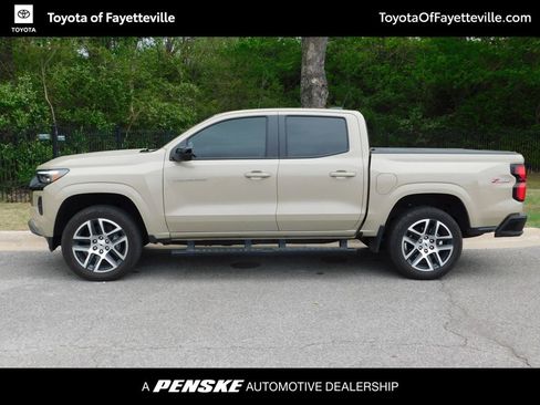 Used 2024 Chevrolet Colorado Z71 w/ Z71 Convenience Package 2 image 2