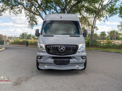Used 2017 Mercedes-Benz Sprinter 2500 image 9