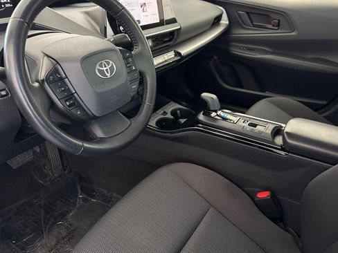 Used 2024 Toyota Prius LE FWD image 4