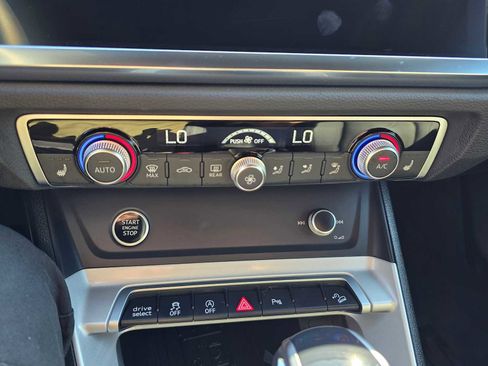 New 2025 Audi Q3 2.0T Premium image 32