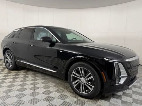 Certified 2024 Cadillac Lyriq Luxury RWD image 11