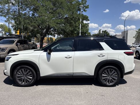 Certified 2024 Nissan Pathfinder SL w/ SL Premium Package AWD/4WD image 6