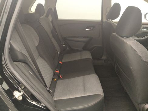 Used 2023 Nissan Rogue SV image 19