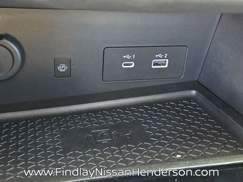 Used 2025 Nissan Pathfinder SL image 30