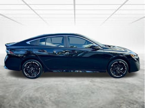New 2026 Nissan Sentra SR w/ Floor Mat Package FWD image 4
