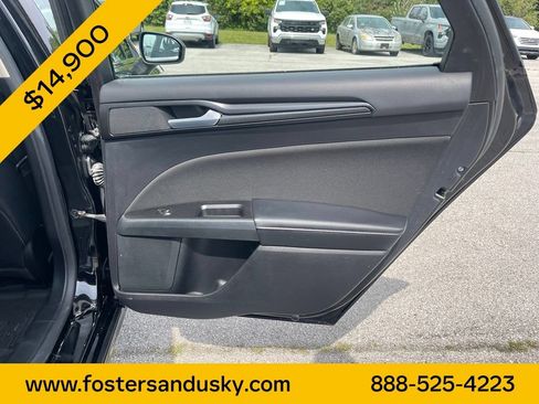 Used 2018 Ford Fusion SE w/ Fusion SE Technology Package FWD image 19