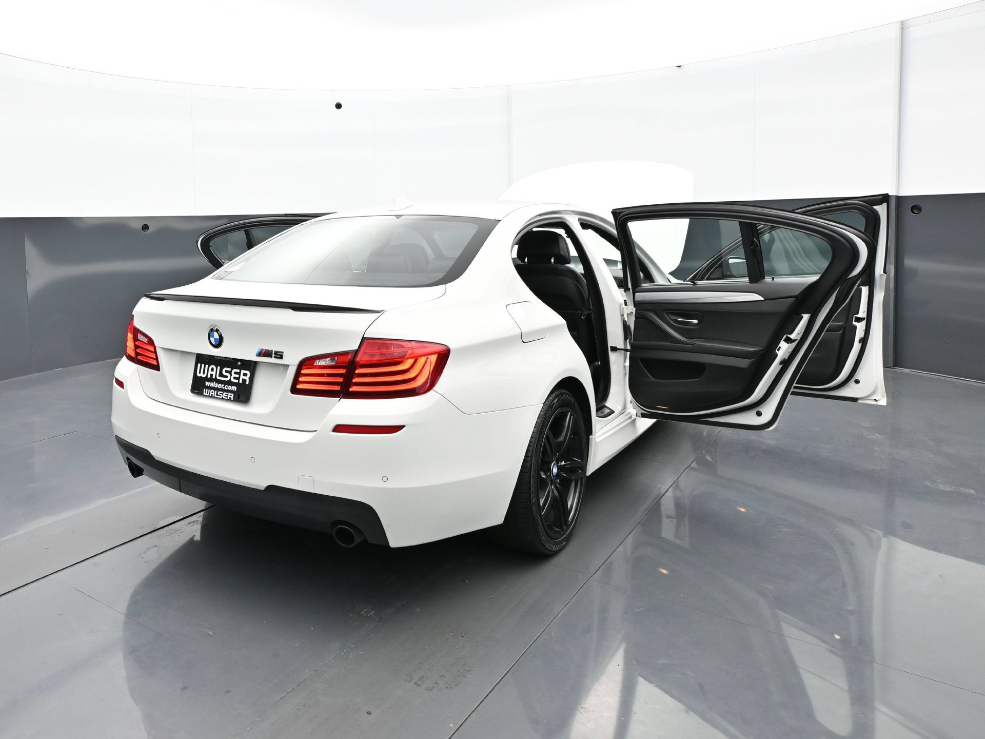 Used 2016 BMW 535i xDrive Sedan AWD/4WD image 40