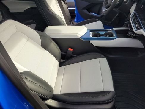 New 2026 Chevrolet Equinox EV LT image 28