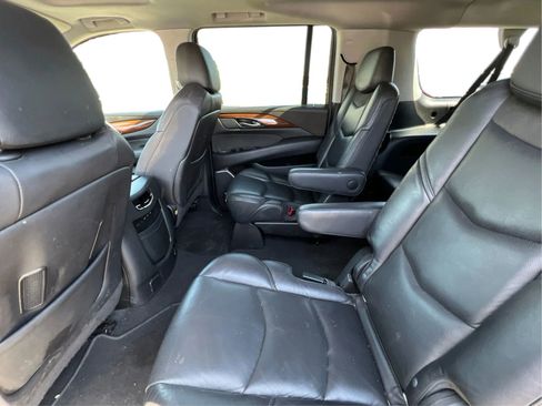 Used 2020 Cadillac Escalade ESV Premium Luxury AWD/4WD image 10