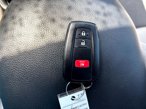 Used 2021 Toyota RAV4 XLE image 21