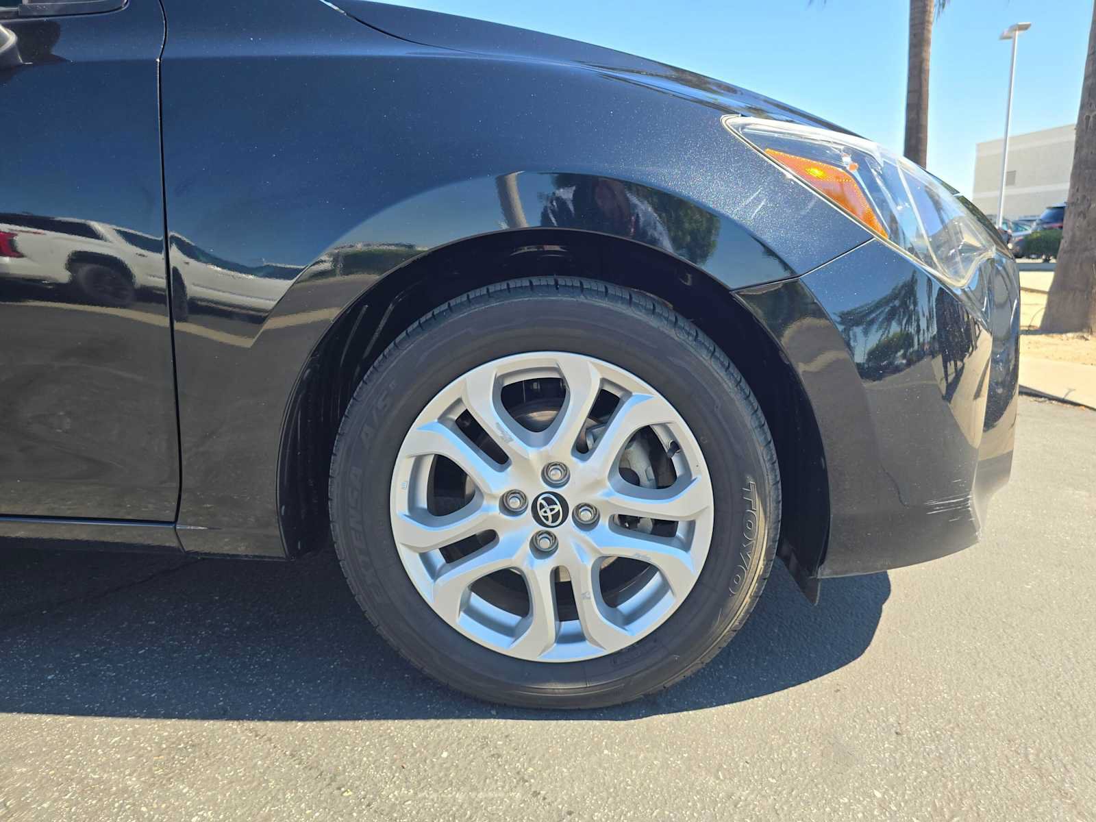 Used 2017 Toyota Yaris iA FWD image 9