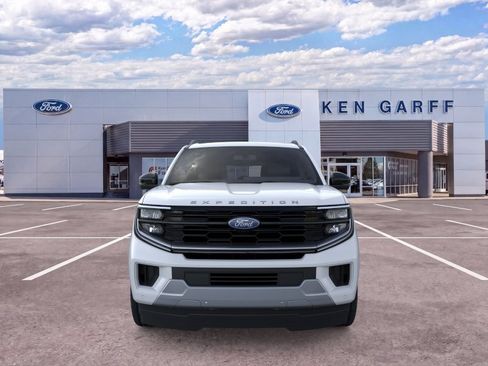 New 2026 Ford Expedition Max Platinum w/ Driver's Package AWD/4WD image 9