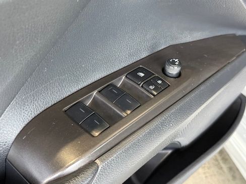 Used 2023 Toyota Camry SE image 16