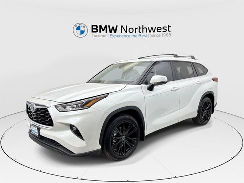 Used 2022 Toyota Highlander Limited AWD/4WD image 1