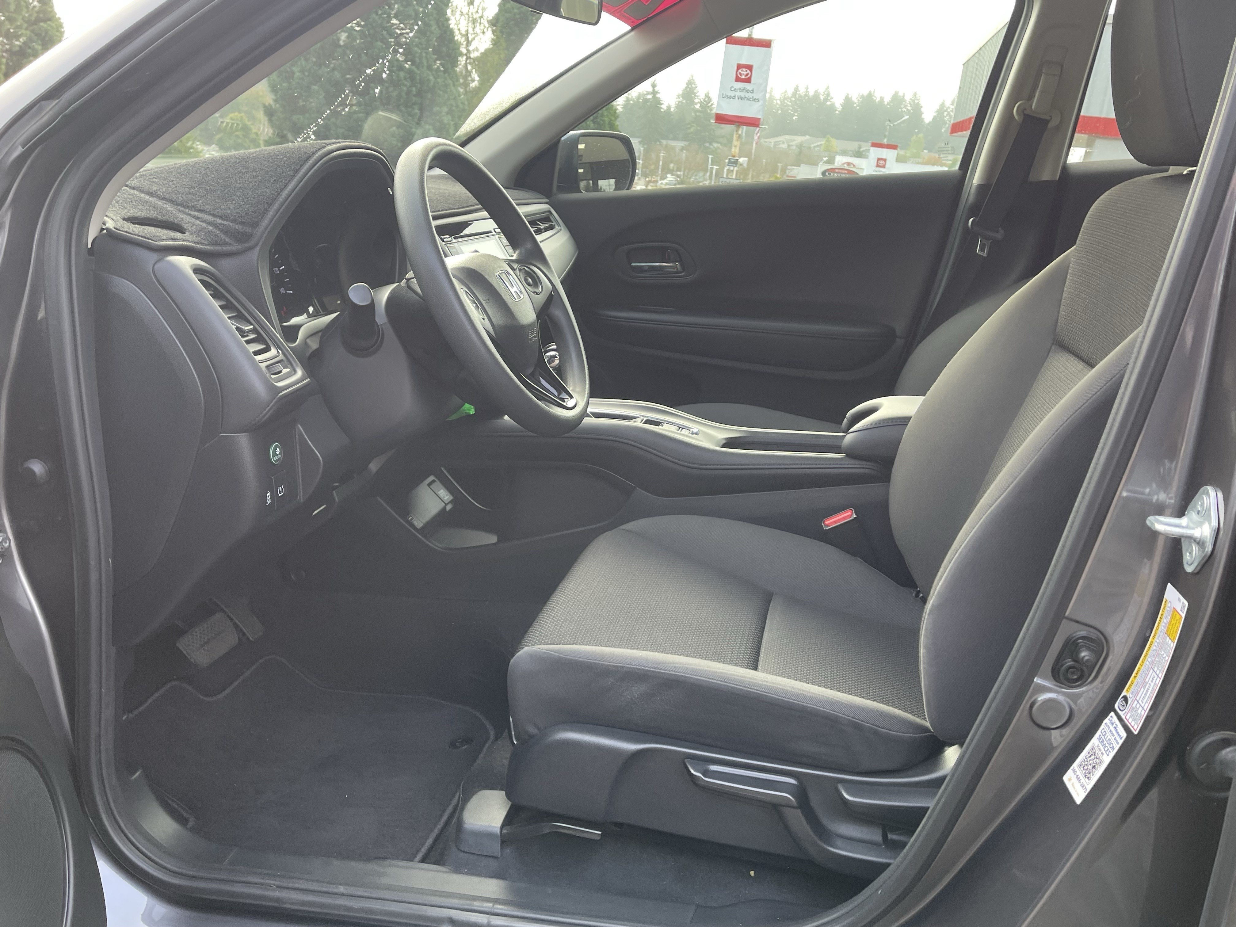Used 2022 Honda HR-V LX image 11