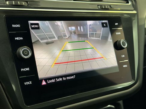 Used 2020 Volkswagen Tiguan SE R-Line FWD image 20