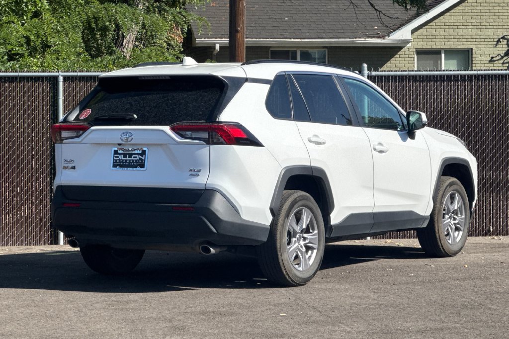 Used 2025 Toyota RAV4 XLE AWD/4WD image 8