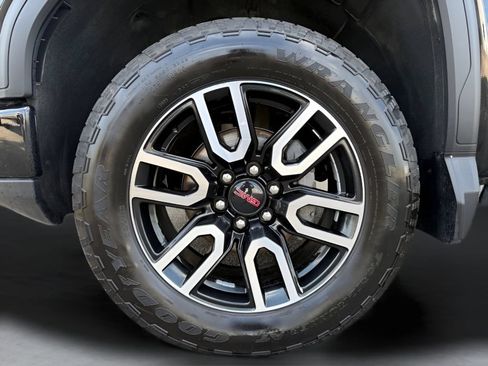 Used 2025 GMC Sierra 1500 AT4 w/ AT4 Premium Package AWD/4WD image 36