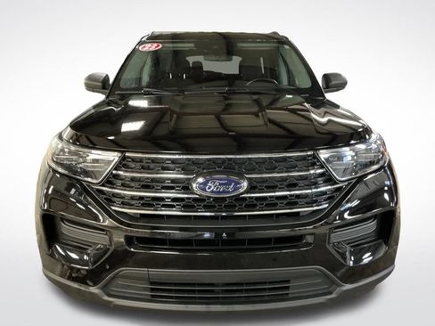 Used 2023 Ford Explorer XLT image 9